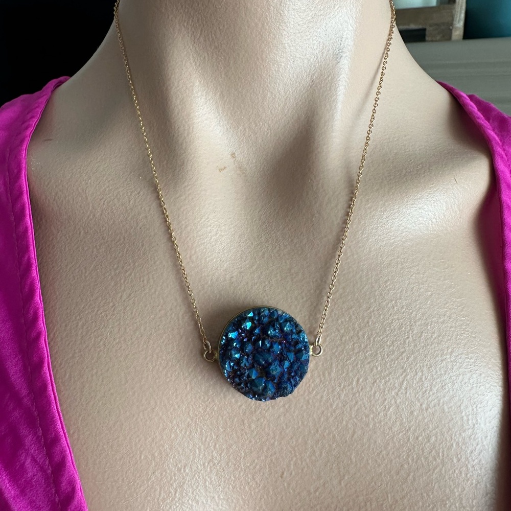 Beautiful Blue Geode Necklace. Gold plated chain. Excellent condition.
